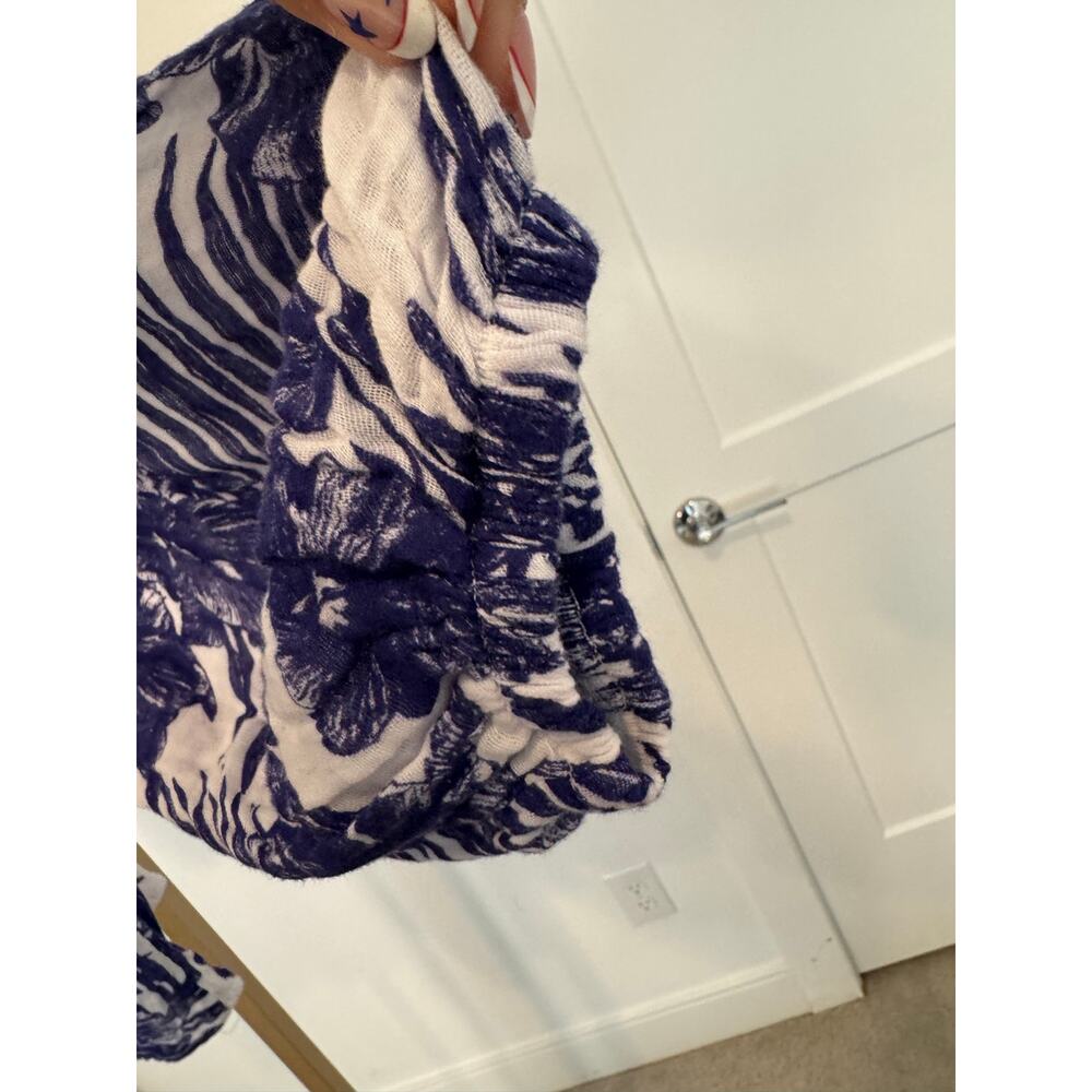 Felicite | The Ruffle Neck - Picture 8 of 9